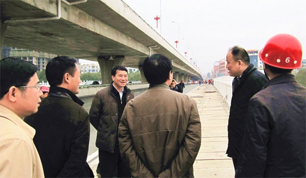 宜春市市長蔣斌視察我公司明月大橋工程